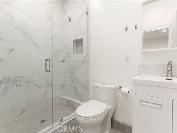 6709 Mammoth Avenue, Los Angeles CA 91405