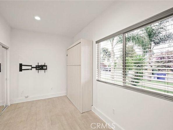 6709 Mammoth Avenue, Los Angeles CA 91405