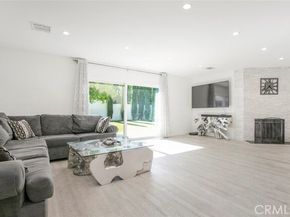 6709 Mammoth Avenue, Los Angeles CA 91405