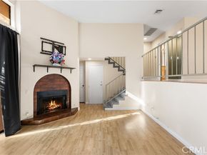 21054 Parthenia 11, Canoga Park (los Angeles) CA 91304