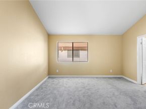 21054 Parthenia 11, Canoga Park (los Angeles) CA 91304