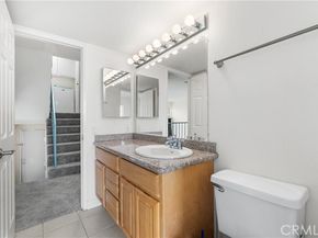 21054 Parthenia 11, Canoga Park (los Angeles) CA 91304