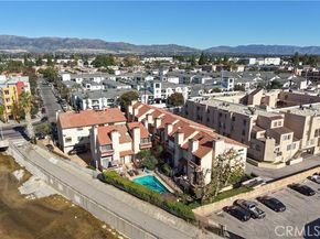 21054 Parthenia 11, Canoga Park (los Angeles) CA 91304