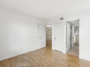 21054 Parthenia 11, Canoga Park (los Angeles) CA 91304