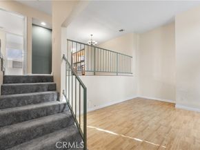 21054 Parthenia 11, Canoga Park (los Angeles) CA 91304