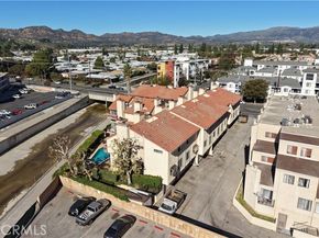 21054 Parthenia 11, Canoga Park (los Angeles) CA 91304