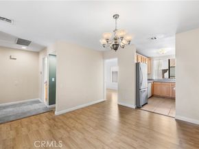 21054 Parthenia 11, Canoga Park (los Angeles) CA 91304