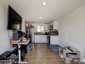 8022 Longridge Avenue, North Hollywood (los Angeles) CA 91605