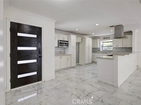 8022 Longridge Avenue, North Hollywood (los Angeles) CA 91605
