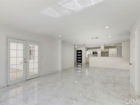 8022 Longridge Avenue, North Hollywood (los Angeles) CA 91605