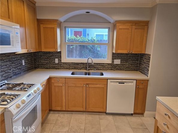 263 E Glenarm Street 101, Pasadena CA 91106
