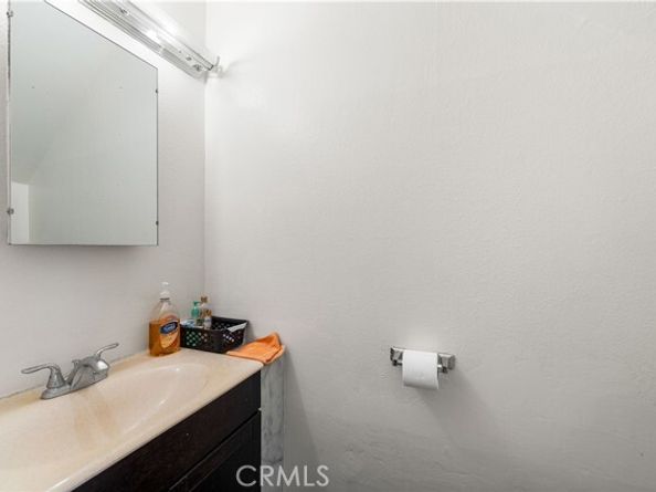 8414 Columbus Avenue 10, North Hills (los Angeles) CA 91343