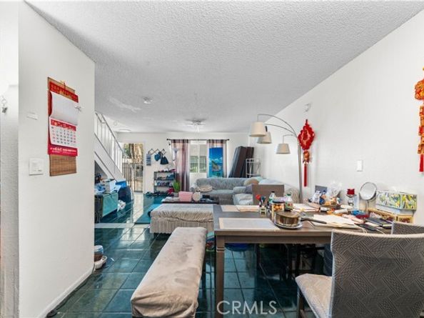 8414 Columbus Avenue 10, North Hills (los Angeles) CA 91343