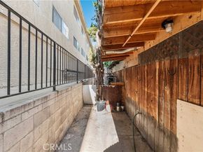 8414 Columbus Avenue 10, North Hills (los Angeles) CA 91343