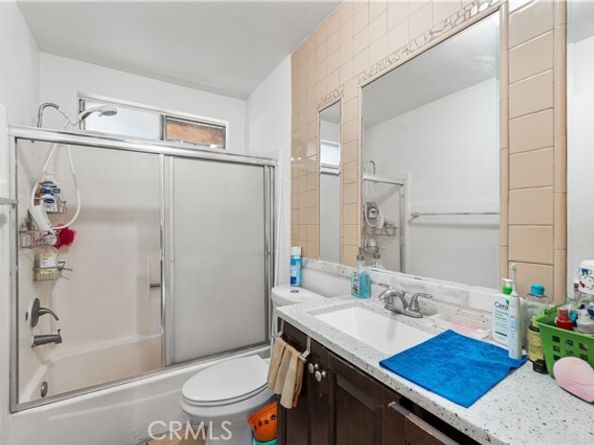 8414 Columbus Avenue 10, North Hills (los Angeles) CA 91343