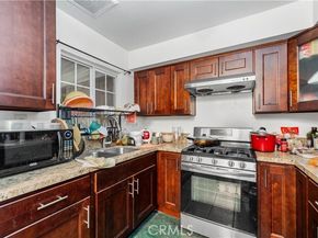 8414 Columbus Avenue 10, North Hills (los Angeles) CA 91343