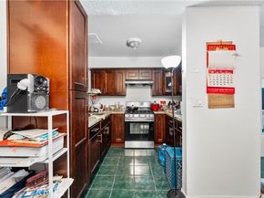 8414 Columbus Avenue 10, North Hills (los Angeles) CA 91343
