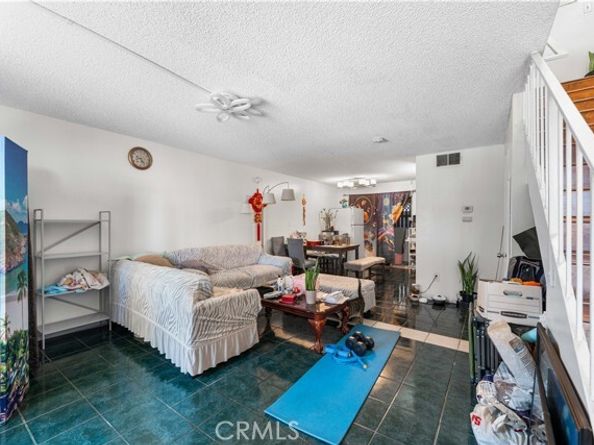 8414 Columbus Avenue 10, North Hills (los Angeles) CA 91343