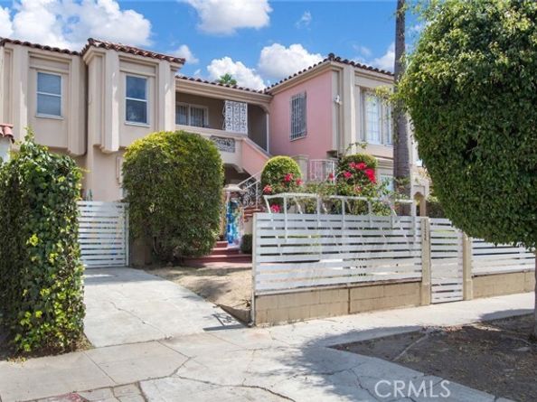1222 S Cloverdale, Los Angeles CA 90019