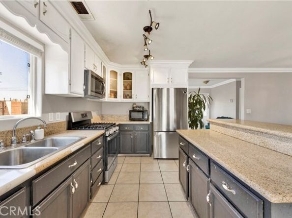 13286 Terra Bella Street, Pacoima (los Angeles) CA 91331