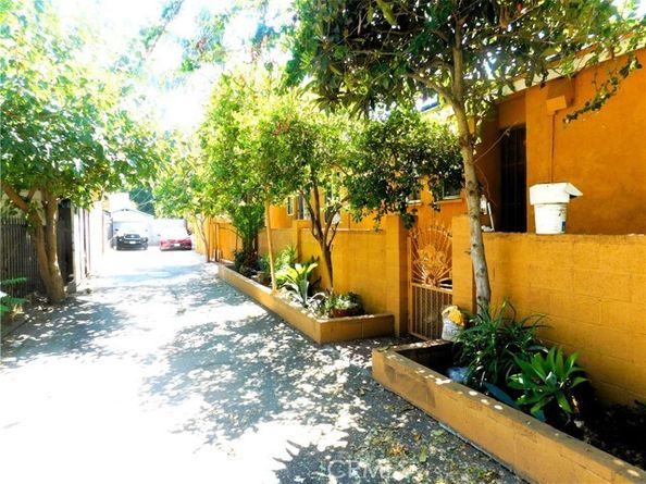 766 E 52nd Street, Los Angeles CA 90011