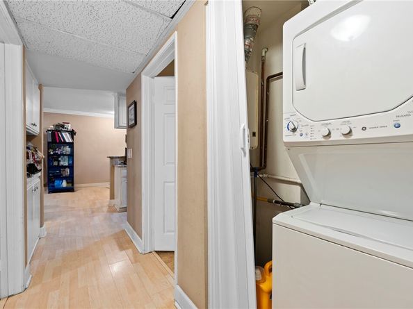 7035 Woodley 205, Van Nuys (los Angeles) CA 91406