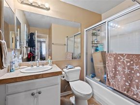 7035 Woodley 205, Van Nuys (los Angeles) CA 91406