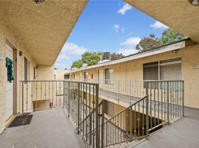 7035 Woodley 205, Van Nuys (los Angeles) CA 91406