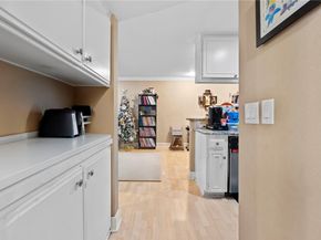 7035 Woodley 205, Van Nuys (los Angeles) CA 91406