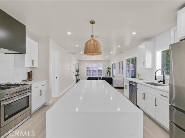 2942 S West View, Los Angeles CA 90016