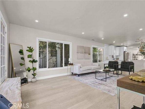 2942 S West View, Los Angeles CA 90016