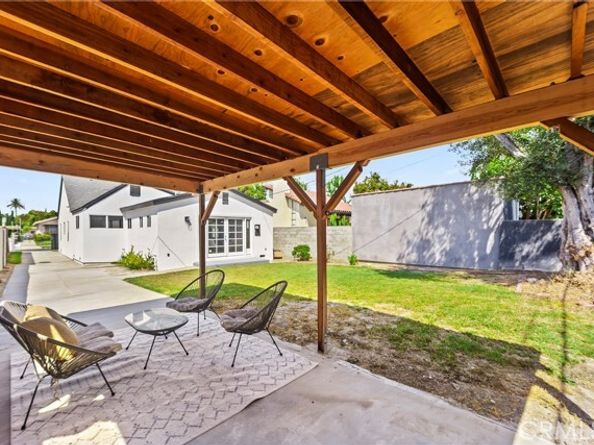 2942 S West View, Los Angeles CA 90016