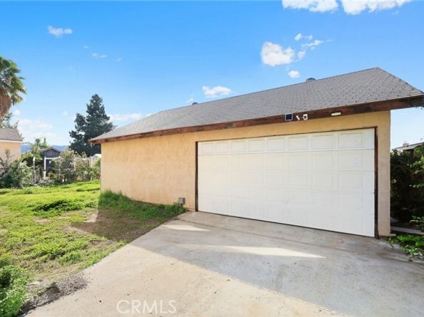 10833 McVine Ave Avenue, Sunland (los Angeles) CA 91040