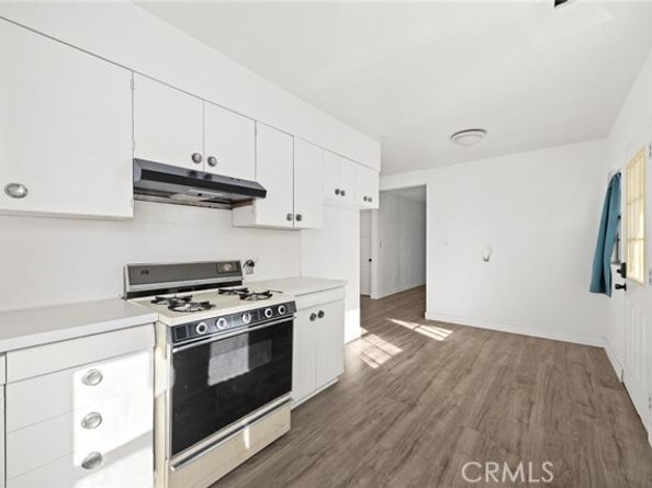 10833 McVine Ave Avenue, Sunland (los Angeles) CA 91040