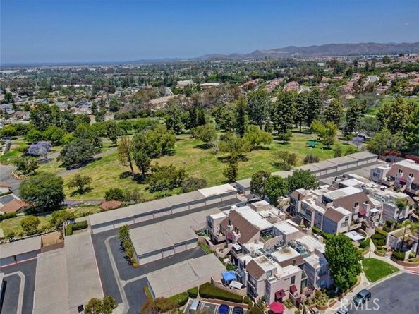 25712 Le Parc 7, Lake Forest (el Toro) CA 92630