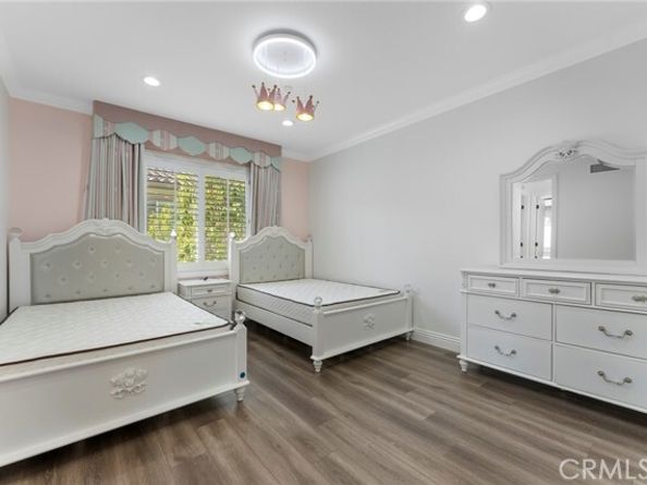 18 Bent Oak, Laguna Hills CA 92679