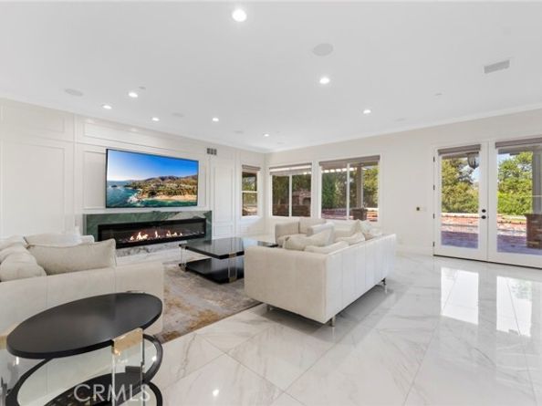 18 Bent Oak, Laguna Hills CA 92679