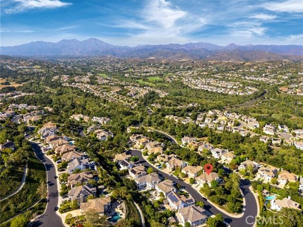 18 Bent Oak, Laguna Hills CA 92679
