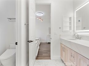 18 Bent Oak, Laguna Hills CA 92679