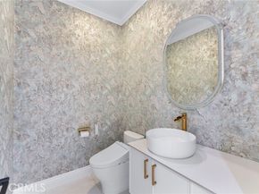 18 Bent Oak, Laguna Hills CA 92679