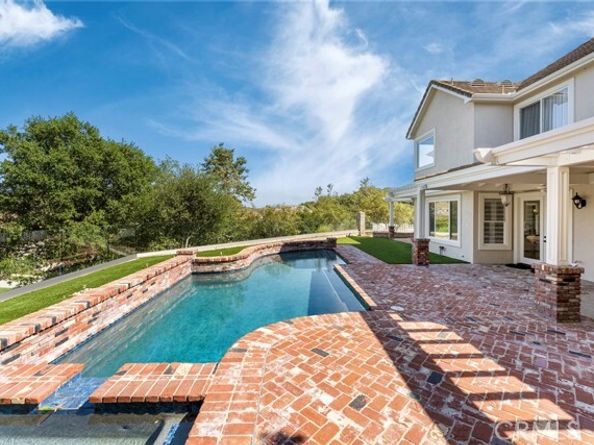 18 Bent Oak, Laguna Hills CA 92679