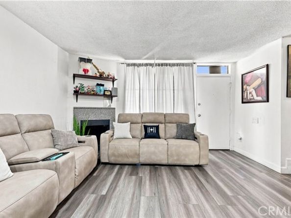 9625 Sylmar Avenue 23, Panorama City (los Angeles) CA 91402