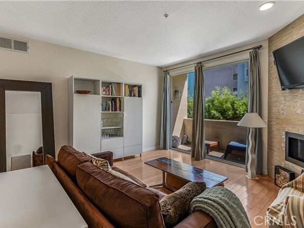 16940 Chatsworth Street 211, Granada Hills (los Angeles) CA 91344