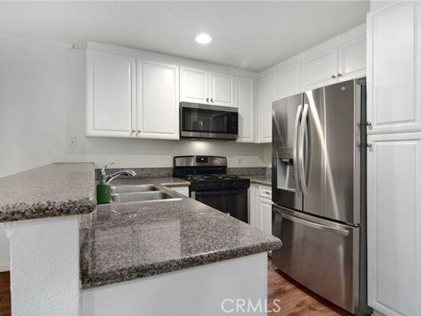 5525 Canoga Avenue 124, Woodland Hills (los Angeles) CA 91367