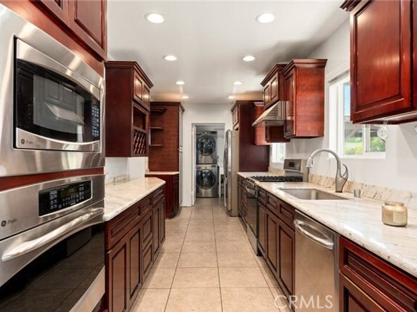 13042 Aetna Street, Los Angeles CA 91401