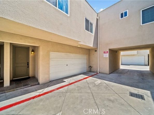 7132 Farralone 205, Canoga Park (los Angeles) CA 91303