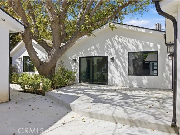 8542 De Celis Pl, North Hills (los Angeles) CA 91343
