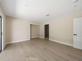 8542 De Celis Pl, North Hills (los Angeles) CA 91343