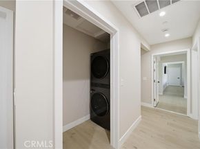 8542 De Celis Pl, North Hills (los Angeles) CA 91343