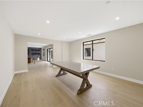 8542 De Celis Pl, North Hills (los Angeles) CA 91343